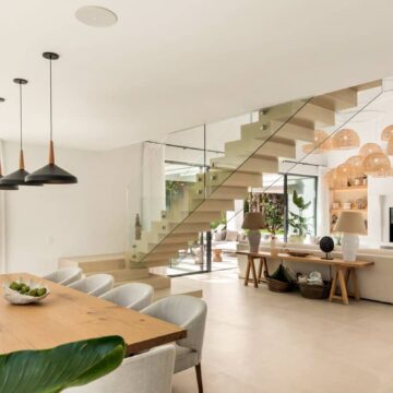 Elegant Luxury Villa designed by a famous Architect in El Paraiso, Estepona Picture 4