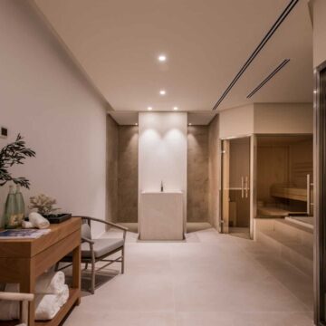 Elegant Luxury Villa designed by a famous Architect in El Paraiso, Estepona Picture 25