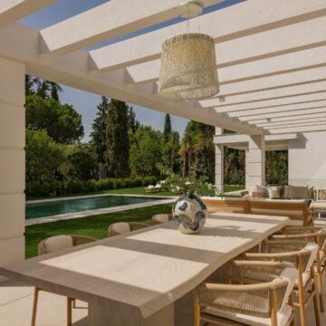 Elegant Luxury Villa designed by a famous Architect in El Paraiso, Estepona Picture 9
