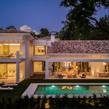 Elegant Luxury Villa designed by a famous Architect in El Paraiso, Estepona Picture 36