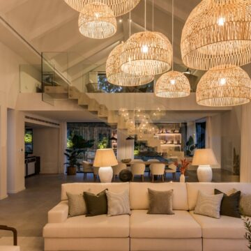 Elegant Luxury Villa designed by a famous Architect in El Paraiso, Estepona Picture 3