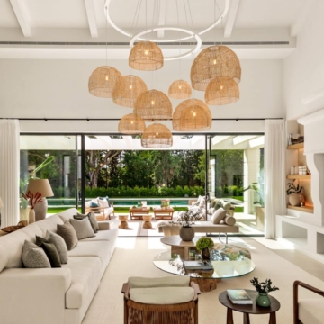 Elegant Luxury Villa designed by a famous Architect in El Paraiso, Estepona Picture