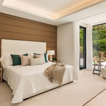 Elegant Luxury Villa designed by a famous Architect in El Paraiso, Estepona Picture 18
