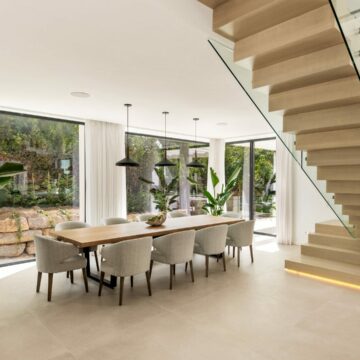 Elegant Luxury Villa designed by a famous Architect in El Paraiso, Estepona Picture 10