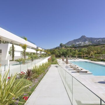 Impeccable 4-bedroom Luxurious Penthouse Ideally Situated in the Centre of Golden Mile in Epic Marbella Picture 0