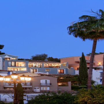 Beautifully Renovated Townhouse Situated in the Picturesque La Heredia, Benahavis Picture 6