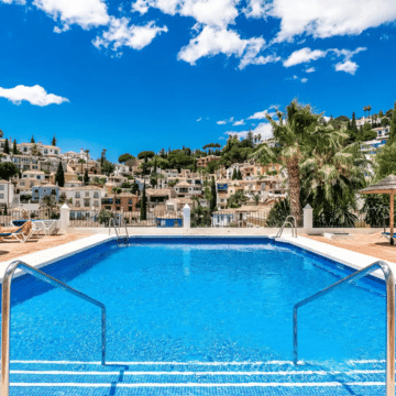 Beautifully Renovated Townhouse Situated in the Picturesque La Heredia, Benahavis Picture 3