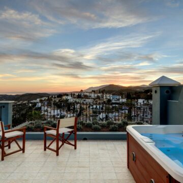 Beautifully Renovated Townhouse Situated in the Picturesque La Heredia, Benahavis Picture 8