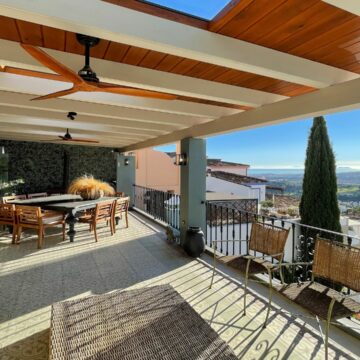 Beautifully Renovated Townhouse Situated in the Picturesque La Heredia, Benahavis Picture 5