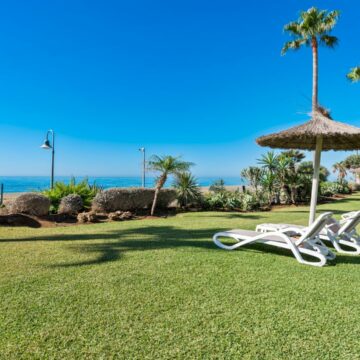 Elegant and Modern Frontline Beach Apartment in an Exclusive Development of Costalita del Mar Estepona Picture 12