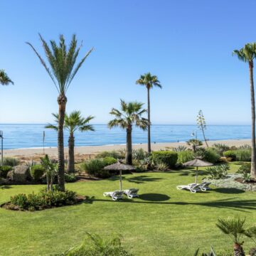 Elegant and Modern Frontline Beach Apartment in an Exclusive Development of Costalita del Mar Estepona Picture 13