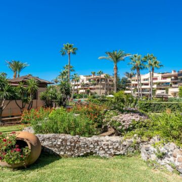 Elegant and Modern Frontline Beach Apartment in an Exclusive Development of Costalita del Mar Estepona Picture 11