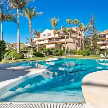 Elegant and Modern Frontline Beach Apartment in an Exclusive Development of Costalita del Mar Estepona Picture 7