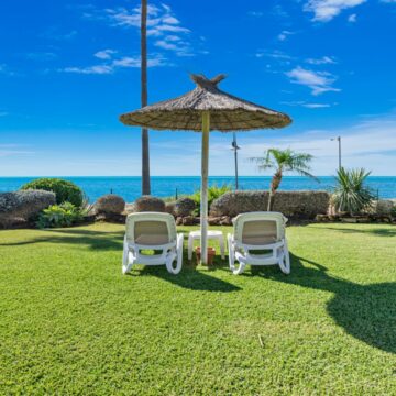 Elegant and Modern Frontline Beach Apartment in an Exclusive Development of Costalita del Mar Estepona Picture 10