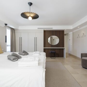 Well Equipped Family Mansion With Its Own Padel Court, Indoor Pool And Sea Views in Benahavis Picture 17