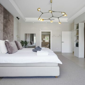 Well Equipped Family Mansion With Its Own Padel Court, Indoor Pool And Sea Views in Benahavis Picture 15