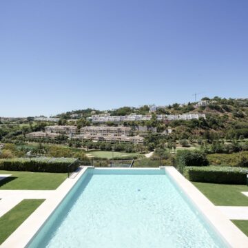 Well Equipped Family Mansion With Its Own Padel Court, Indoor Pool And Sea Views in Benahavis Picture 27