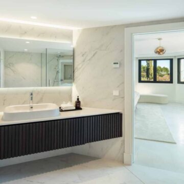 Exceptional Andalusian Mansion with Remarkable Scenery Sitting on the Summit of El Madronal, Benahavis Picture 19