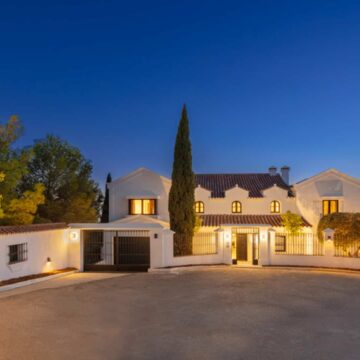 Exceptional Andalusian Mansion with Remarkable Scenery Sitting on the Summit of El Madronal, Benahavis Picture 28