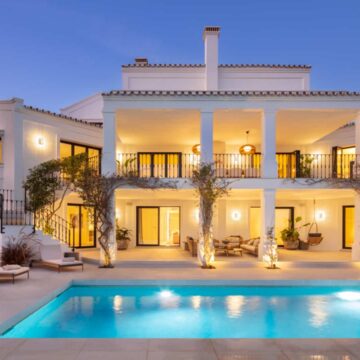 Exceptional Andalusian Mansion with Remarkable Scenery Sitting on the Summit of El Madronal, Benahavis Picture 6