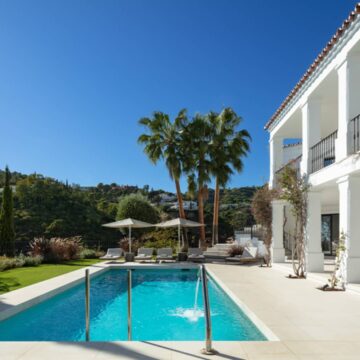 Exceptional Andalusian Mansion with Remarkable Scenery Sitting on the Summit of El Madronal, Benahavis Picture 2