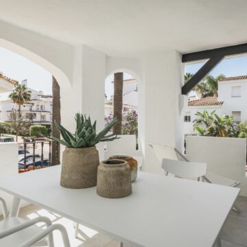 Fully Remodeled Stylish 2-bedroom Apartment in the sought-after community of Los Naranjos, Nueva Andalucia Marbella Picture 1