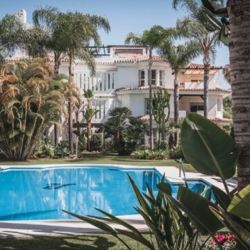 Fully Remodeled Stylish 2-bedroom Apartment in the sought-after community of Los Naranjos, Nueva Andalucia Marbella Picture 13