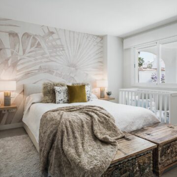 Fully Remodeled Stylish 2-bedroom Apartment in the sought-after community of Los Naranjos, Nueva Andalucia Marbella Picture 5