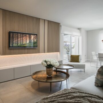 Fully Remodeled Stylish 2-bedroom Apartment in the sought-after community of Los Naranjos, Nueva Andalucia Marbella Picture 4