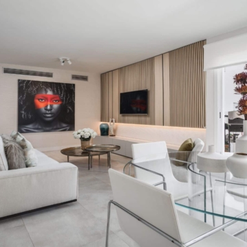 Fully Remodeled Stylish 2-bedroom Apartment in the sought-after community of Los Naranjos, Nueva Andalucia Marbella Picture 0