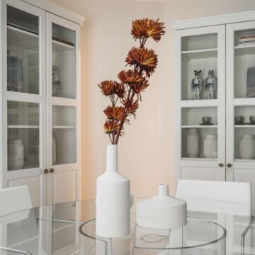 Fully Remodeled Stylish 2-bedroom Apartment in the sought-after community of Los Naranjos, Nueva Andalucia Marbella Picture 11