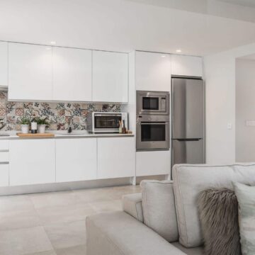 Fully Remodeled Stylish 2-bedroom Apartment in the sought-after community of Los Naranjos, Nueva Andalucia Marbella Picture 9