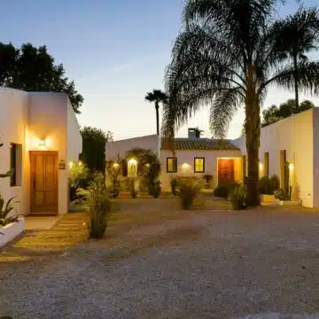 Incredibly Beautiful Villa with Ibiza-Inspired Architecture located on a Tranquil Community in San Pedro de Alcantara Picture 33