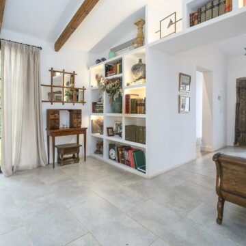 Incredibly Beautiful Villa with Ibiza-Inspired Architecture located on a Tranquil Community in San Pedro de Alcantara Picture 5