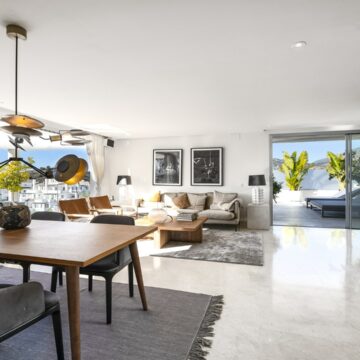 Luxurious Scandinavian Duplex Penthouse with Panoramic Views and Modern Design in La Morelia, Nueva Andalucia Picture 11