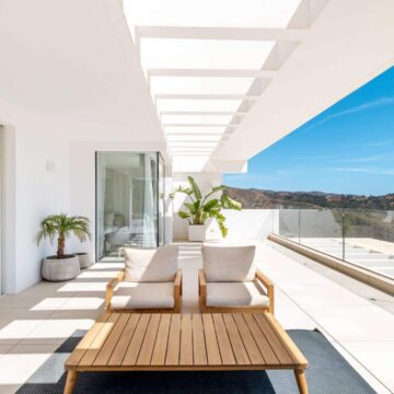 Luxurious Penthouse in the Exclusive Gated Resort-Like Community of Palo Alto, Located in Ojen, Marbella Picture 2