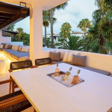 Luxurious Duplex Penthouse Fully Refurbished with High-Quality Finishes in Marbella Golden Mile Picture 1