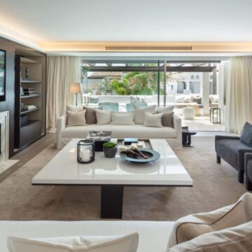 Luxurious Duplex Penthouse Fully Refurbished with High-Quality Finishes in Marbella Golden Mile Picture 0
