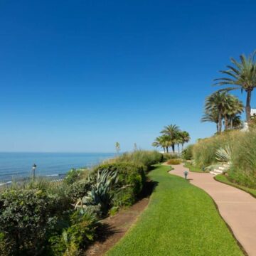 Luxurious Duplex Penthouse Fully Refurbished with High-Quality Finishes in Marbella Golden Mile Picture 14
