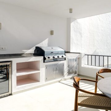 Luxury Duplex Apartment with Spectacular Panoramic Views in the Upscale Community of Las Colinas, Benahavis Picture 24