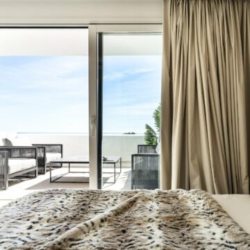 Luxury Duplex Apartment with Spectacular Panoramic Views in the Upscale Community of Las Colinas, Benahavis Picture 16
