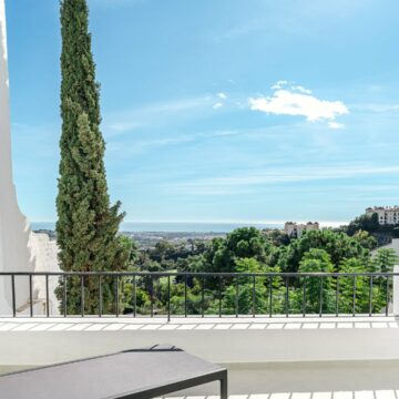 Luxury Duplex Apartment with Spectacular Panoramic Views in the Upscale Community of Las Colinas, Benahavis Picture 22