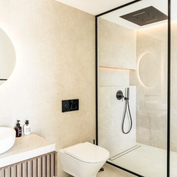 Luxury Duplex Apartment with Spectacular Panoramic Views in the Upscale Community of Las Colinas, Benahavis Picture 6