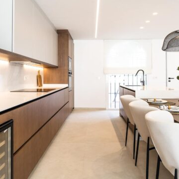 Luxury Duplex Apartment with Spectacular Panoramic Views in the Upscale Community of Las Colinas, Benahavis Picture 8