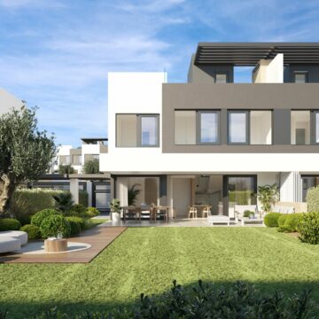 Serene Atalaya townhouses Estepona Picture 1