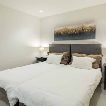 Sophisticated Fully Renovated Modern Villa Perfectly Positioned in the Heart of the New Golden Mile Picture 16