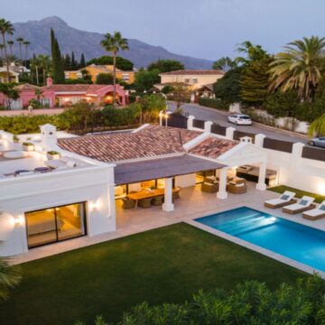 Splendid 3-Bedroom Luxury Villa Nestled in the Tranquil Community of Nueva Andalucia, Marbella Picture 3