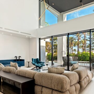 Stunning Newly Built Villa Perfectly Located Near Frontline Beach of Cortijo Blanco in San Pedro de Alcantara, Marbella Picture 5