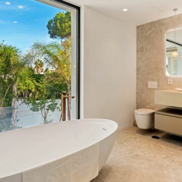 Stunning Newly Built Villa Perfectly Located Near Frontline Beach of Cortijo Blanco in San Pedro de Alcantara, Marbella Picture 13