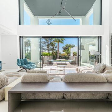 Stunning Newly Built Villa Perfectly Located Near Frontline Beach of Cortijo Blanco in San Pedro de Alcantara, Marbella Picture 4